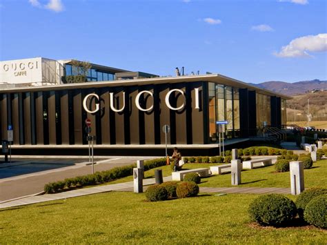 spaccio prada gucci toscana|gucci mall firenze.